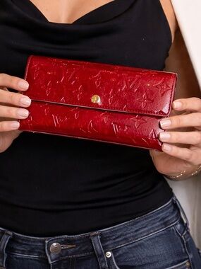 Louis Vuitton Vernis Sarah wallet ✅ COA